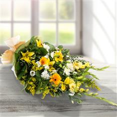 Gold &amp; White Gift Traditional Bouquet